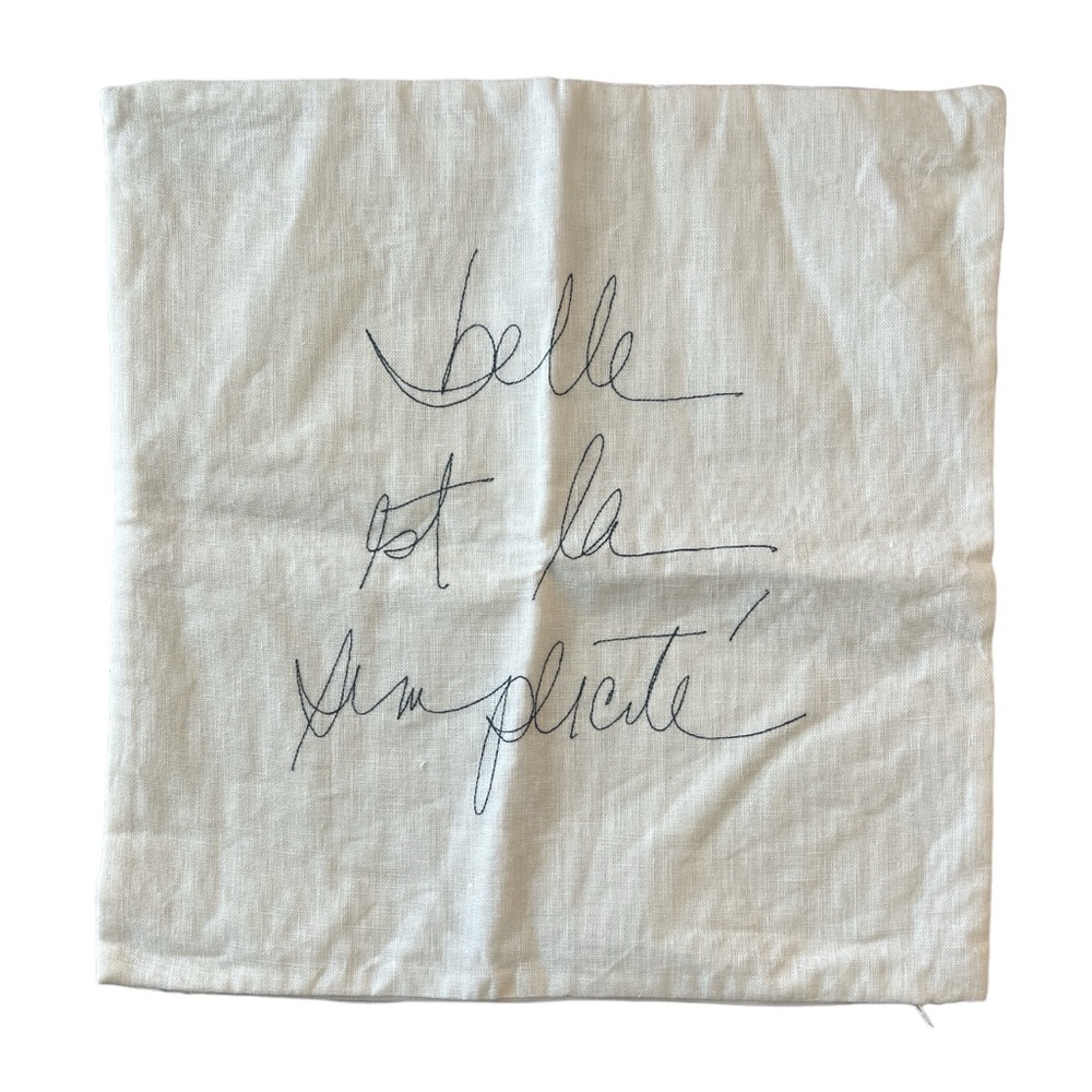 Belle Simplicité White Pillow Cover